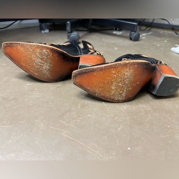 Women’s Ariat Dixon Booties sz 8 - Picture 5 of 5